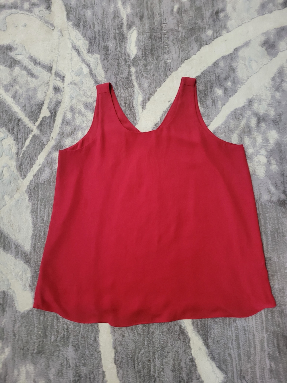 Sleeveless V-Neck Camisole in Red Size XL By Denver Hayes